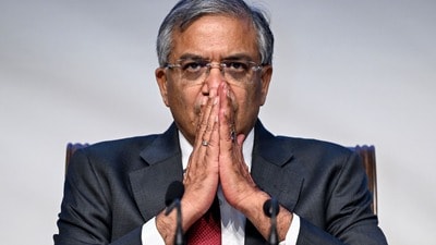 সৌরভ দাস জানিয়েছেন, জ্ঞানেশ কুমারকে ঘিরে সুপ্রিম কোর্ট ও বিভিন্ন হাই কোর্টে একাধিক মামলা ও আবেদন জমা পড়লেও আদালতের রায় তাদের আন্দোলনের সিদ্ধান্ত বদলাবে না। (AFP) সৌরভ দাস জানিয়েছেন, জ্ঞানেশ কুমারকে ঘিরে সুপ্রিম কোর্ট ও বিভিন্ন হাই কোর্টে একাধিক মামলা ও আবেদন জমা পড়লেও আদালতের রায় তাদের আন্দোলনের সিদ্ধান্ত বদলাবে না। (AFP)