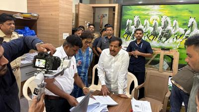 On Sunday, forest minister Ganesh Naik visited the information collection centre and personally reviewed the ongoing process of collecting documents from the encroachers. On Sunday, forest minister Ganesh Naik visited the information collection centre and personally reviewed the ongoing process of collecting documents from the encroachers.