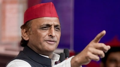 ইন্ডিয়া ব্লকের বৈঠকের আগে অখিলেশের অনুপস্থিতি,কংগ্রেসের সঙ্গে দূরত্ব নিয়ে জল্পনা (PTI) ইন্ডিয়া ব্লকের বৈঠকের আগে অখিলেশের অনুপস্থিতি,কংগ্রেসের সঙ্গে দূরত্ব নিয়ে জল্পনা (PTI)