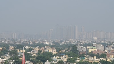 Starting November 1, parking charges at authorised parking sites will be doubled to discourage the use of private vehicles (Sunil Ghosh / Hindustan Times)
