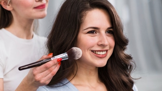 10-minute festive makeup
