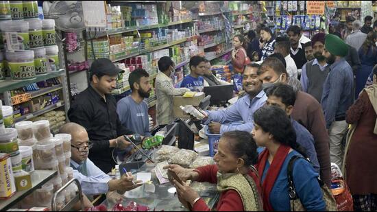 Residents purchasing house hold products from grocery store in Ludhiana (HT FILE PHOTO/Harsimar Pal Singh)