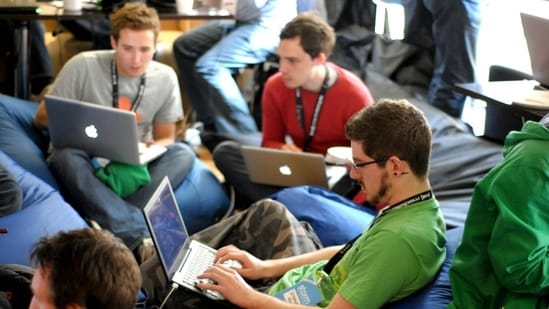 Online or In-Person? Why hybrid learning may be the better fit for working professionals
