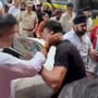 নতুন তৈরি রাস্তার মান নিয়ে অভিযোগ খতিয়ে দেখতে গিয়ে বিতর্কে জড়িয়ে পড়লেন দিল্লির পূর্তমন্ত্রী তথা বিজেপি নেতা প্রবেশ সাহিব সিংহ বর্মা। 