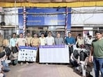 Vishrambaug police have arrested five suspected members of a gang allegedly involved in stealing gold ornaments, mangalsutras, purses and mobile phones during Ganesh festival. (HT)