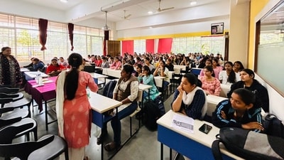 SAMAVESH works with young people across Maharashtra & Jharkhand, using higher education and mentoring as pathways towards a sustainable graduation from poverty. SAMAVESH works with young people across Maharashtra & Jharkhand, using higher education and mentoring as pathways towards a sustainable graduation from poverty.