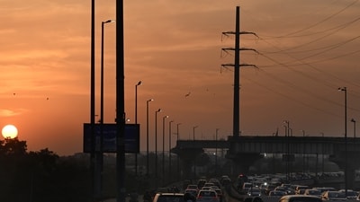 A view of the sunset over the Barapullah flyover, in New Delhi, India. (Hindustan Times) A view of the sunset over the Barapullah flyover, in New Delhi, India. (Hindustan Times)