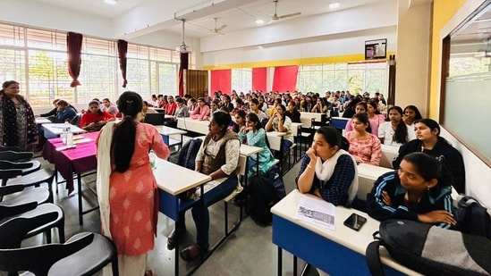 SAMAVESH works with young people across Maharashtra & Jharkhand, using higher education and mentoring as pathways towards a sustainable graduation from poverty.