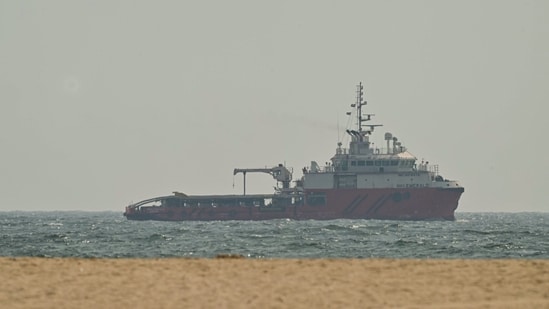 Oil tankers carry more crude through the Strait of Hormuz as Middle East exports rise. (Photo by AFP) / (AFP)