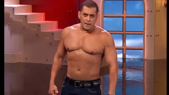 Salman Khan showed off his body during Weekend ka Vaar.