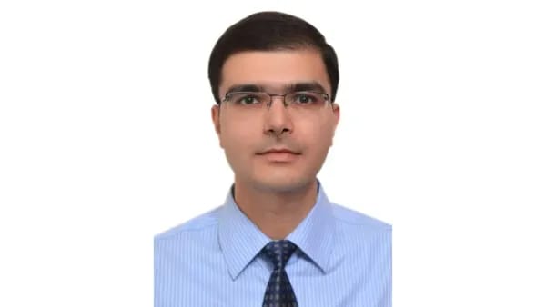 Dr Arjun Khanna, Associate Professor, Principal Consultant and Head of The Department, Department Of Pulmonary Medicine, Amrita Hospital and School of Medicine, Faridabad. Dr Arjun Khanna, Associate Professor, Principal Consultant and Head of The Department, Department Of Pulmonary Medicine, Amrita Hospital and School of Medicine, Faridabad.