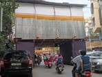 PMC issues ward-wise warnings to mandals that have failed to remove their pandals even three days after the conclusion of the Ganesh festival on September 25. (MAHENDRA KOLHE/HT)