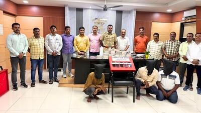 Three held with fake currency for ‘money rain’ fraud Three held with fake currency for ‘money rain’ fraud