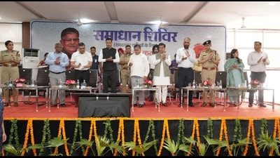 Chandigarh administrator Gulab Chand Kataria launching the online property services during the Samaadhaan Shivir held at the Community Centre in Ram Darbar, Chandigarh, on Wednesday. (HT) Chandigarh administrator Gulab Chand Kataria launching the online property services during the Samaadhaan Shivir held at the Community Centre in Ram Darbar, Chandigarh, on Wednesday. (HT)