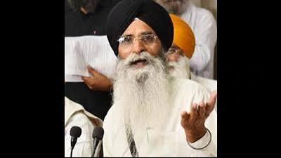 Dhami said the SGPC inquiry team would continue its investigation from the administrative perspective, while the CBI should examine every aspect of the matter. (ht) Dhami said the SGPC inquiry team would continue its investigation from the administrative perspective, while the CBI should examine every aspect of the matter. (ht)