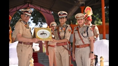 HPA director general of police Kala Ramachandran delivered the welcome address and presented Jain with a memento. (HT Photo)