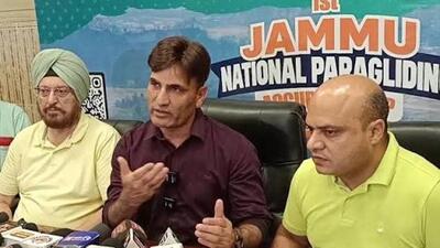 Joint director, tourism (Jammu), Aijaz Qaiser announcing the three-day championship at a press conference on Tuesday. (HT Photo) Joint director, tourism (Jammu), Aijaz Qaiser announcing the three-day championship at a press conference on Tuesday. (HT Photo)