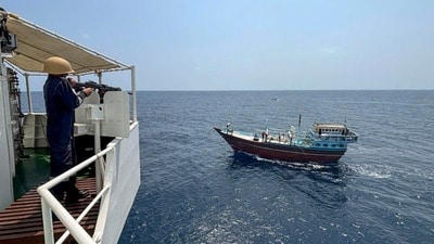আরব সাগরে পাকড়াও ৫ পাকিস্তানি, নৌকায় ৩ হাজার কোটির মাদক, অ্যাকশনে ATS, ICG(ATS) near Lakshadweep. (@IndiaCoastGuard/X via PTI Photo) (PTI09_30_2026_000011B) (@IndianEmbassyUS) আরব সাগরে পাকড়াও ৫ পাকিস্তানি, নৌকায় ৩ হাজার কোটির মাদক, অ্যাকশনে ATS, ICG(ATS) near Lakshadweep. (@IndiaCoastGuard/X via PTI Photo) (PTI09_30_2026_000011B) (@IndianEmbassyUS)