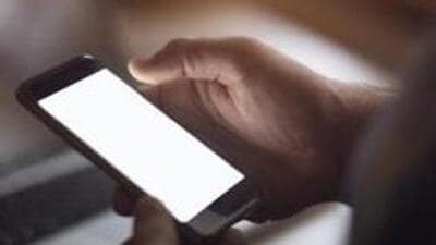 Smart Phone, Mobile Phone, Human Hand, Telephone, Using Phone (Getty Images/iStockphoto)
