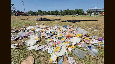Trash left at PAU ground after the event Jashn-E-Inqalab held by Punjab Government, in Ludhiana on Wednesday. (Gurpreet Singh/Hindustan Times) Trash left at PAU ground after the event Jashn-E-Inqalab held by Punjab Government, in Ludhiana on Wednesday. (Gurpreet Singh/Hindustan Times)