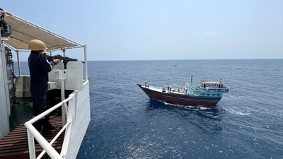 The smuggling attempt involved an Iranian dhow and five Pakistani nationals. The smuggling attempt involved an Iranian dhow and five Pakistani nationals.