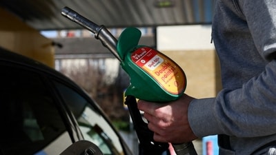 Oil extended losses Wednesday as concerns about the flow of supplies from the Middle East eased.