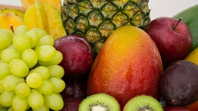 For people with IBS following a low-FODMAP approach, appropriate portions of fruits include kiwi, firm bananas, oranges, mandarins, pineapple, blueberries, strawberries, raspberries, and cantaloupe. (Unsplash) For people with IBS following a low-FODMAP approach, appropriate portions of fruits include kiwi, firm bananas, oranges, mandarins, pineapple, blueberries, strawberries, raspberries, and cantaloupe. (Unsplash)