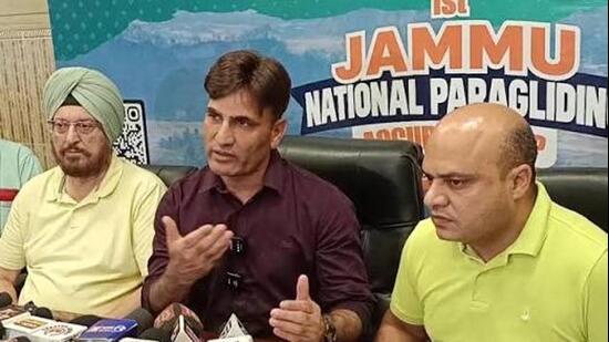 Joint director, tourism (Jammu), Aijaz Qaiser announcing the three-day championship at a press conference on Tuesday. (HT Photo)