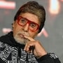দাঁড়াতে পারছেন না, KBC ১৮-র সেটে দুর্ঘটনা! শুটিংয়ে পিছলে গিয়ে হাঁটুতে চোট অমিতাভের