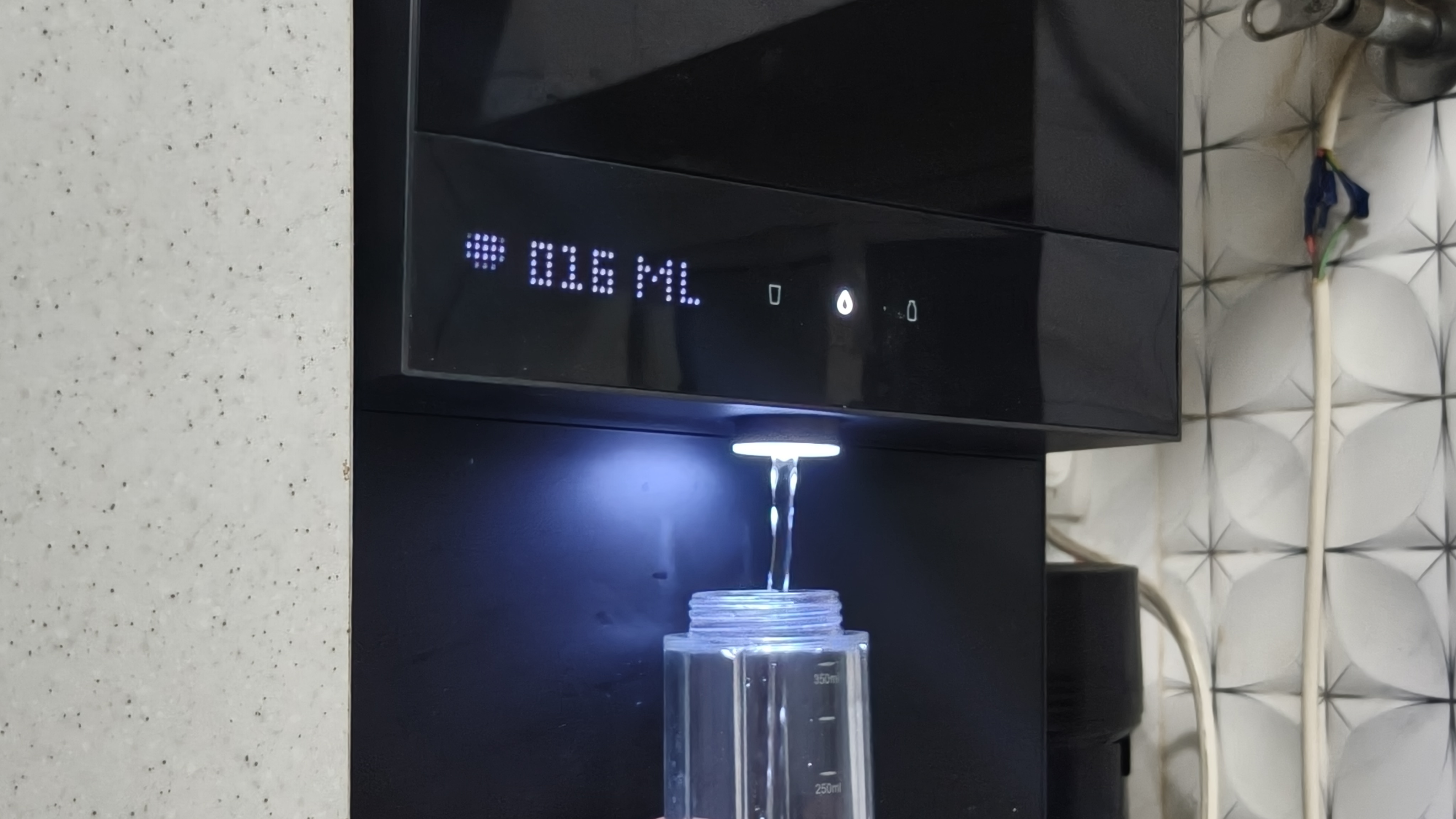 The control strip feels futuristic and responsive, but cleaning it without accidental dispensing takes some patience. (Shubh Bhushan - Hindustan Times) The control strip feels futuristic and responsive, but cleaning it without accidental dispensing takes some patience. (Shubh Bhushan - Hindustan Times)