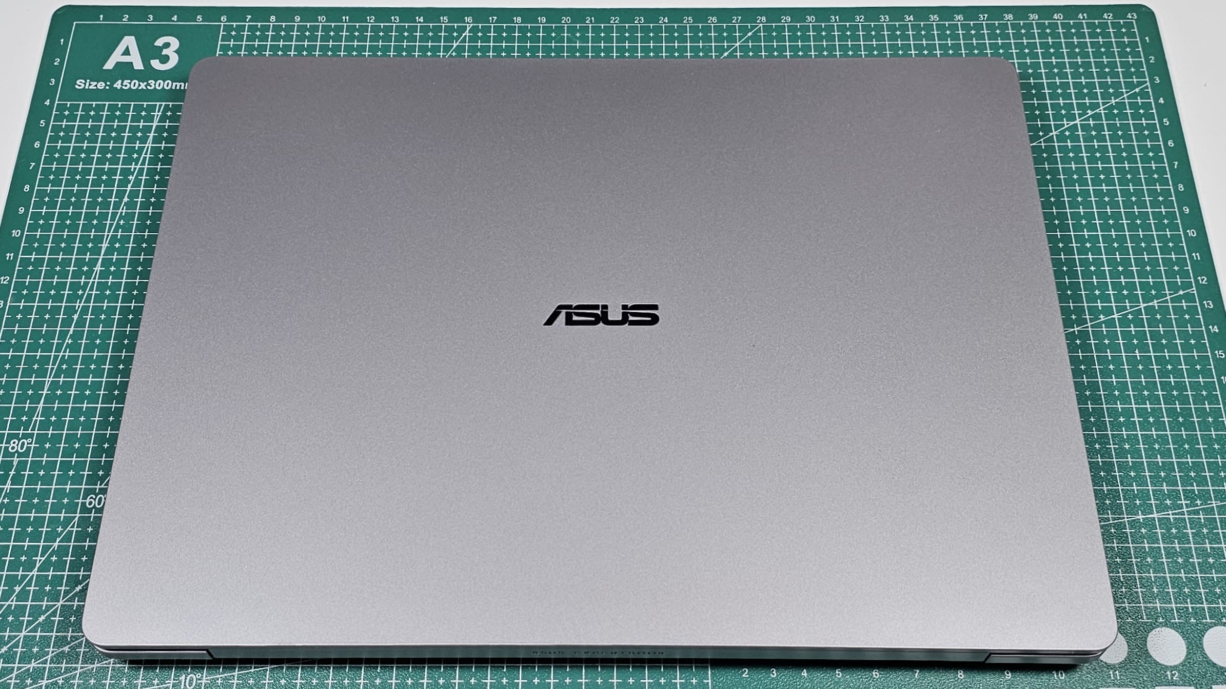 Asus ExpertBook P3 2026 review: Build quality (Amit Rahi - HT) Asus ExpertBook P3 2026 review: Build quality (Amit Rahi - HT)