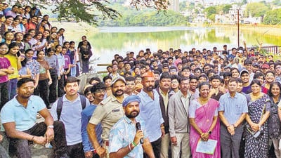 Citizen-led drive cleans Katraj Lake, removes 1,100 kg waste Citizen-led drive cleans Katraj Lake, removes 1,100 kg waste