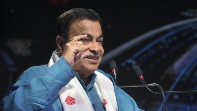 এবার ১০০% ইথানলে চলবে গাড়ি! ২ মাসেই বাজারে একাধিক মডেল, বড় ঘোষণা গড়করির (Naveen Sharma)