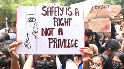 Delhi University students participate in a Women Safety March organized by students at Chhatra Marg, faculty of art, for issues concerning the safety of female students, a secure campus environment, and effective security arrangements within the Delhi University campus. (Sonu Mehta/Hindustan Times)