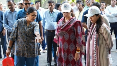 Delhi Chief Minister Rekha Gupta with others during a cleanliness drive near Kamla Nehru Ridge as part of the 'Seva Sankalp Abhiyan' campaign, in New Delhi. (@gupta_rekha) Delhi Chief Minister Rekha Gupta with others during a cleanliness drive near Kamla Nehru Ridge as part of the 'Seva Sankalp Abhiyan' campaign, in New Delhi. (@gupta_rekha)