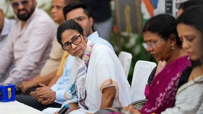 মমতা বন্দ্যোপাধ্যায়ের ব্যাঙ্ক অ্যাকাউন্টে প্রায় ৩০ লাখ টাকা ঢুকেছিল বলে দাবি করল ইডি। (ছবি সৌজন্যে পিটিআই) মমতা বন্দ্যোপাধ্যায়ের ব্যাঙ্ক অ্যাকাউন্টে প্রায় ৩০ লাখ টাকা ঢুকেছিল বলে দাবি করল ইডি। (ছবি সৌজন্যে পিটিআই)