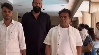 মুশতাক খানের প্রার্থনা সভা থেকে বের করে দেওয়া হয় রাজপালকে? জানুন সত্যিটা মুশতাক খানের প্রার্থনা সভা থেকে বের করে দেওয়া হয় রাজপালকে? জানুন সত্যিটা