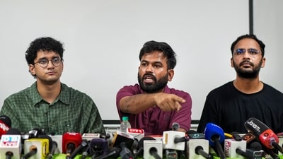 CJP founder Abhijeet Dipke, centre, has warned that if they are denied the right to protest at Shivaji park in Mumbai, they will start 'Jail Bharo Andolan'. (PTI) CJP founder Abhijeet Dipke, centre, has warned that if they are denied the right to protest at Shivaji park in Mumbai, they will start 'Jail Bharo Andolan'. (PTI)