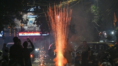 In October 2025, the Supreme Court allowed NEERI-approved green crackers for three days around Diwali, within fixed hours. (Sanchit Khanna/ HT Photo/ Representational)