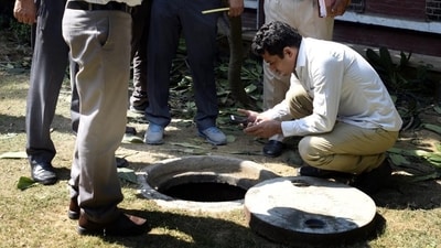 DJB currently maintains 11,212km of sewer lines, 668,000 manholes and 145 pumping stations across the Capital. (Sonu Mehta/HT Photo) (Representative Image)