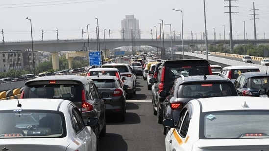 Another commuter said the stretch from Mayur Vihar towards Ashram had been temporarily closed during peak hours. (Hindustan Times)