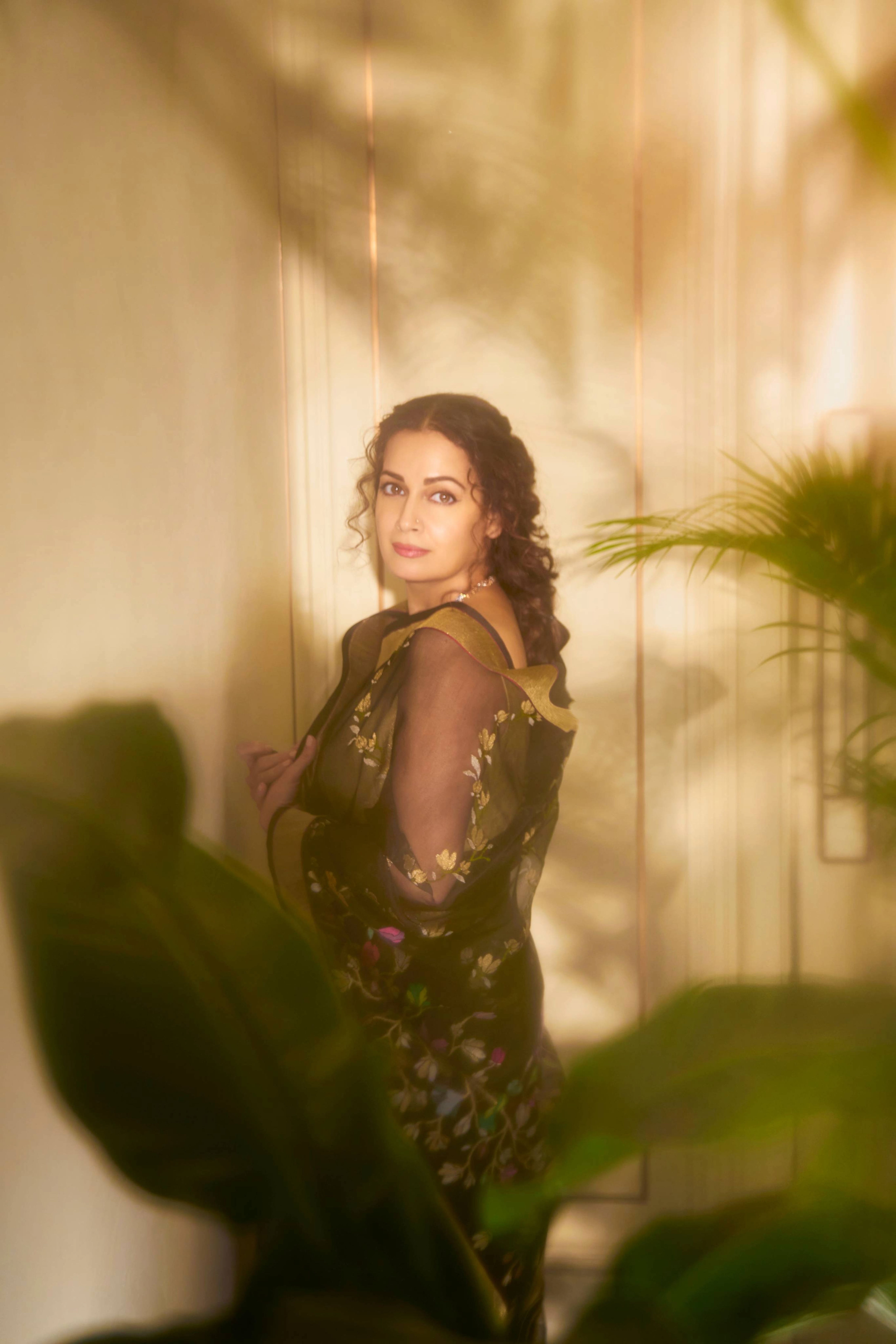 The actor wears a pure handloom saree featuring real zari from Aliyana By Meena Bazaar, paired with a statement neckpiece from Jain Parash Jewellers.