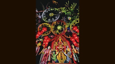 A Durga pandal in Kolkata based on the theme of Time. (Avishek Das/SOPA Images/LightRocket via Gett)