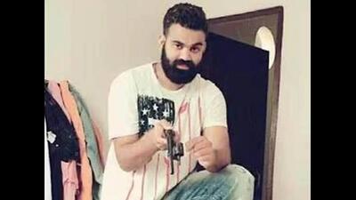 Arms supply role not established against duo; three convicted and fined ₹10,000 each (HT File) Arms supply role not established against duo; three convicted and fined ₹10,000 each (HT File)
