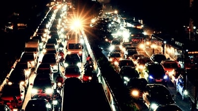 Traffic jam from Ashram to Lajpat Nagar after Barapullah Phase-III elevated corridor opened, in New Delhi. (Arvind Yadav/HT Photo) Traffic jam from Ashram to Lajpat Nagar after Barapullah Phase-III elevated corridor opened, in New Delhi. (Arvind Yadav/HT Photo)