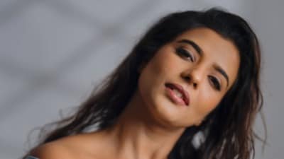 <p>మహేంద్రగిరి వారాహి మూవీలో సుమంత్ హీరో. ఇది వారాహి అమ్మవారి శాపం చుట్టూ తిరిగే కథతో తెరకెక్కింది. </p> (instagram-Aishwarya Rajesh) <p>మహేంద్రగిరి వారాహి మూవీలో సుమంత్ హీరో. ఇది వారాహి అమ్మవారి శాపం చుట్టూ తిరిగే కథతో తెరకెక్కింది. </p> (instagram-Aishwarya Rajesh)