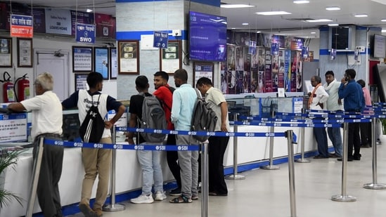Bank branches will remain closed on October 2
( Santosh Kumar/ Hindustan Times)