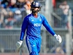 Shreyas Iyer gets dismissed for 21 off 24 Shreyas Iyer gets dismissed for 21 off 24