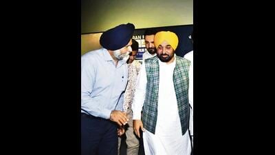 According to Kular, around 10,000 such units across 72 localities are functioning in the city. (HT) According to Kular, around 10,000 such units across 72 localities are functioning in the city. (HT)