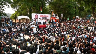 Thousands of protesters gathered at Shivaji Park, Mumbai, on October 2 to protest Chief Election Commissioner Gyanesh Kumar amid the ongoing row over the Election Commission's functioning. (HT Photo)